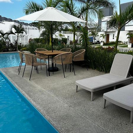 Casa Comoda Con Piscina Naranjo Екстер'єр фото